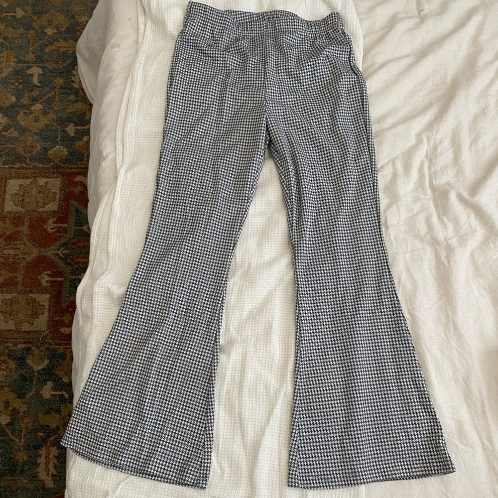 Wild Fable | Houndstooth stretchy flare pants | L